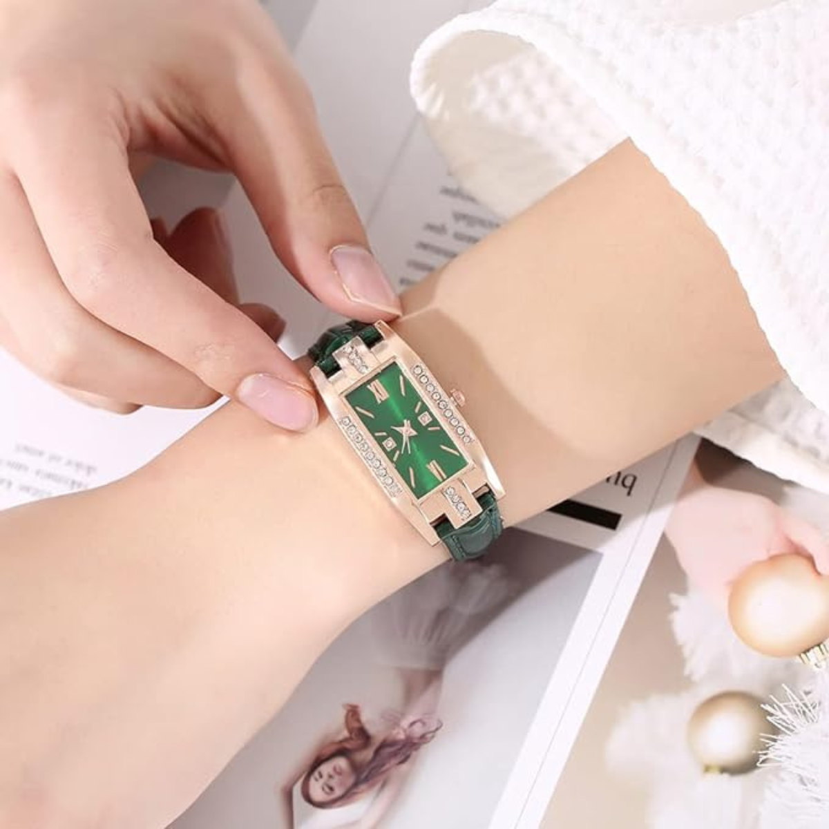 Reloj verde de moda